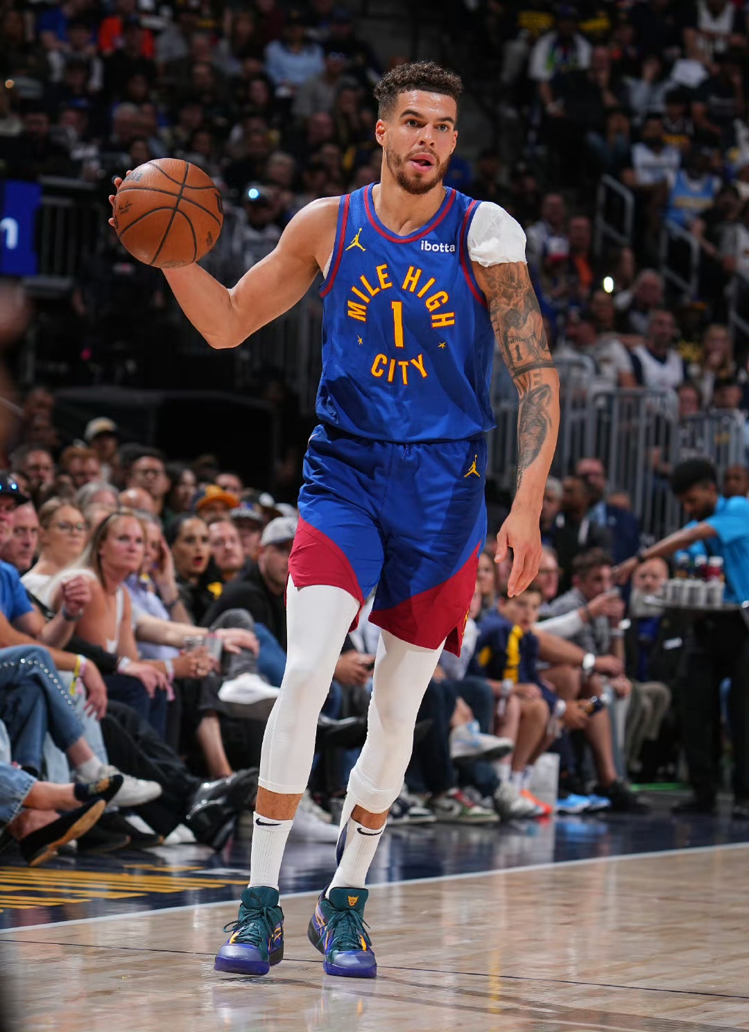 里程碑夜！丹佛掘金队长鼓劲；NBA季后赛清晨刷纪录；态度坚定；训练强度明显提升的简单介绍