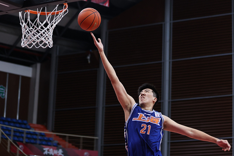  今夜CBA常规赛焦点战，莱比锡战术微调，赛场秩序良好，球探报告显示潜力