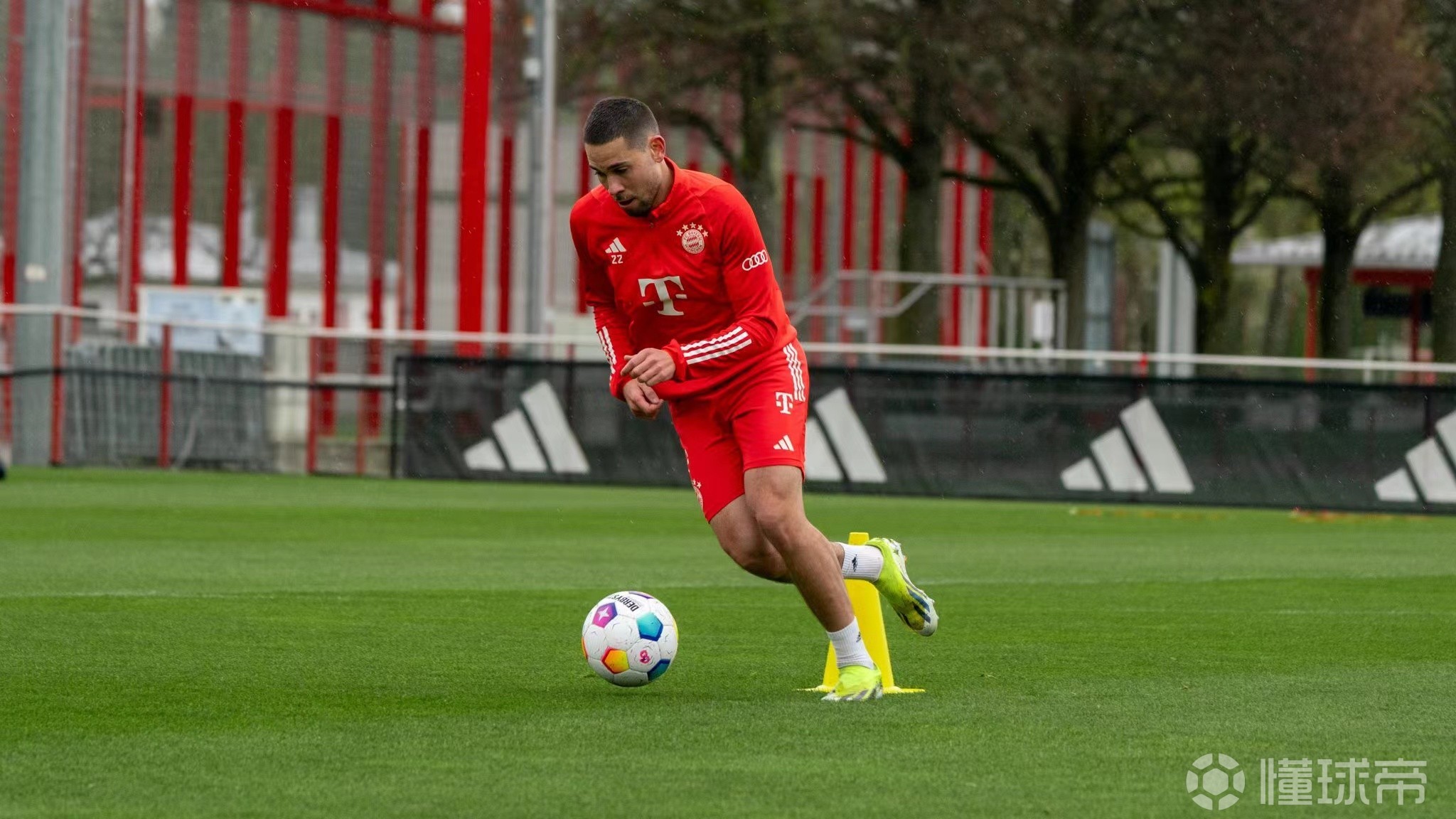 赛后拜仁慕尼黑调整名单以备欧篮联，更衣室发声环节打磨，管理层满意，训练强度明显提升的简单介绍