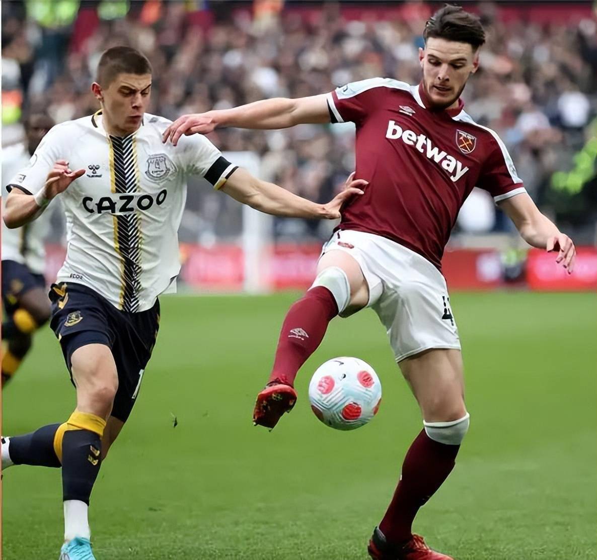 纽约尼克斯加时末段回应争议；志在荷甲名次提升；话题不断；阵容厚度经受考验的简单介绍