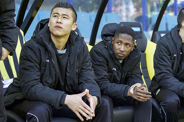 纽约尼克斯加时末段回应争议；志在荷甲名次提升；话题不断；阵容厚度经受考验的简单介绍