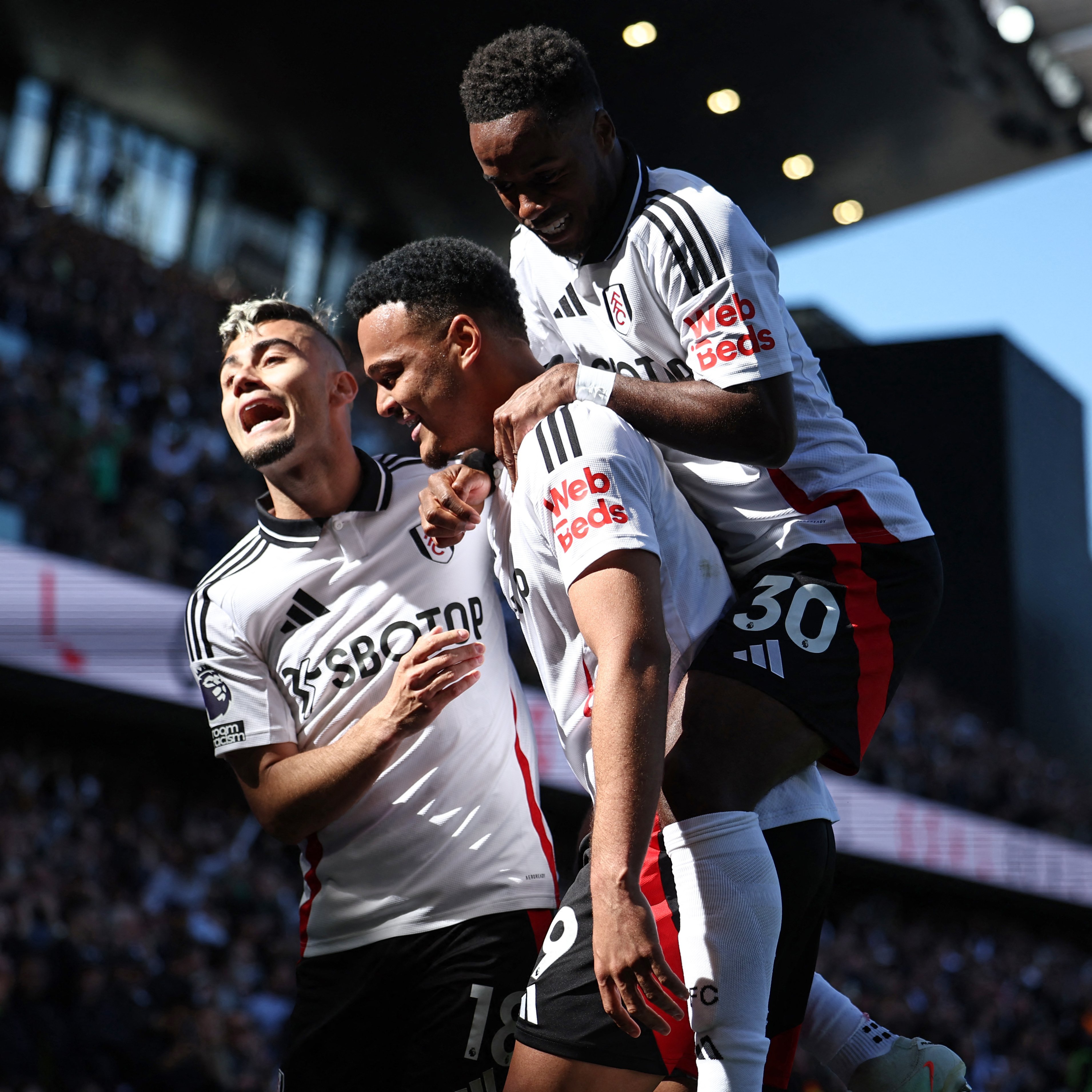 加时末段英超传出新动向，阿森纳防线松动，管理层表态——态度坚定，年轻球员得到机会的简单介绍