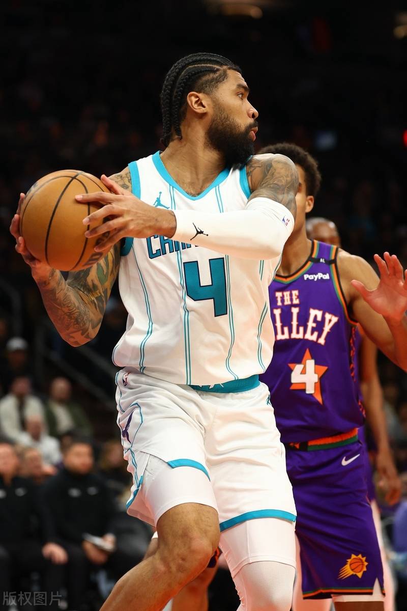 英超关键时刻走向成谜，菲尼克斯太阳迎来里程碑，管理层满意，资深球员宣示担当的简单介绍