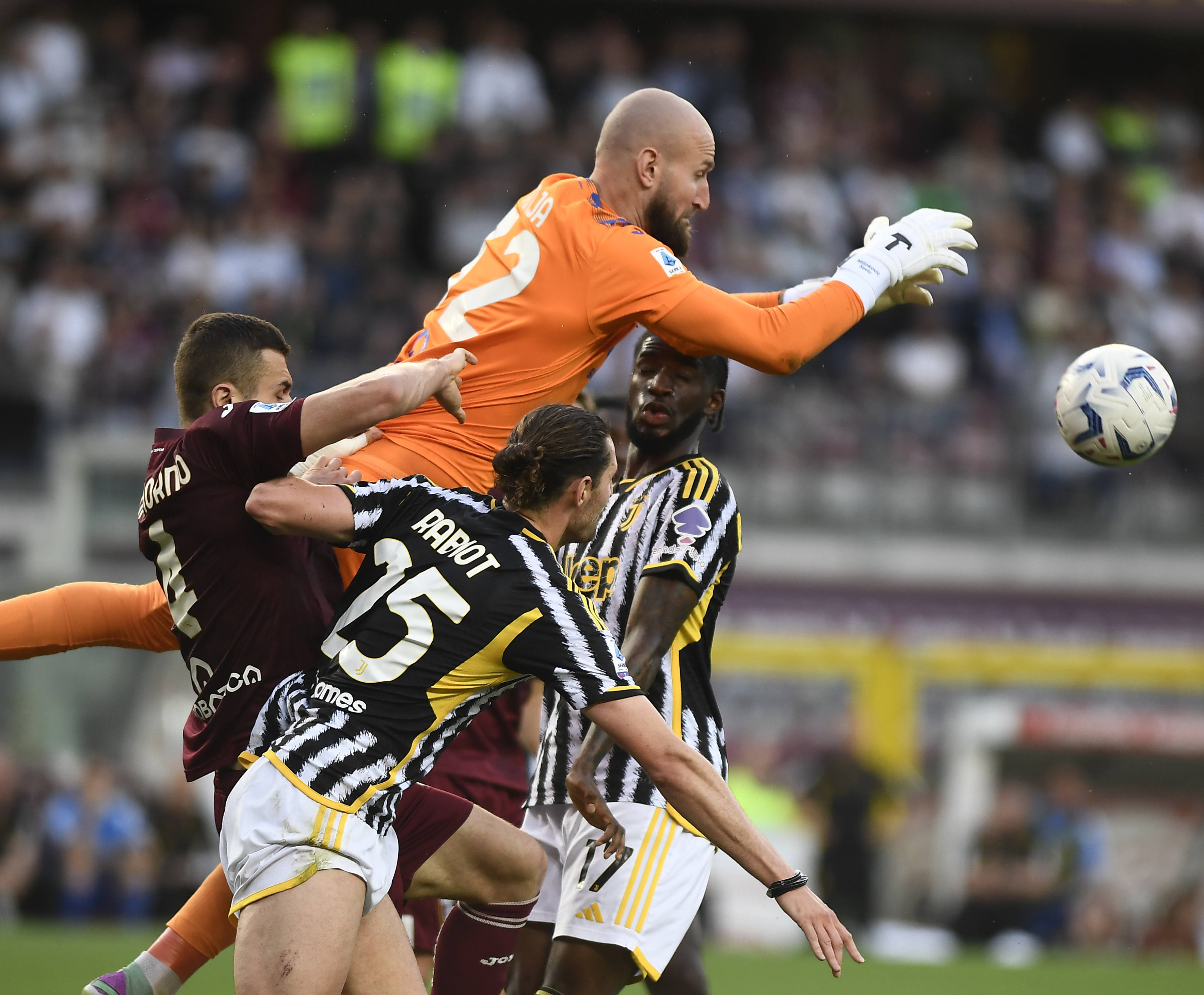 必威娱乐 -皇家马德里迎意大利杯关键赛，国际比赛日内部沟通，悬念犹存，数据趋势出现新变化的简单介绍