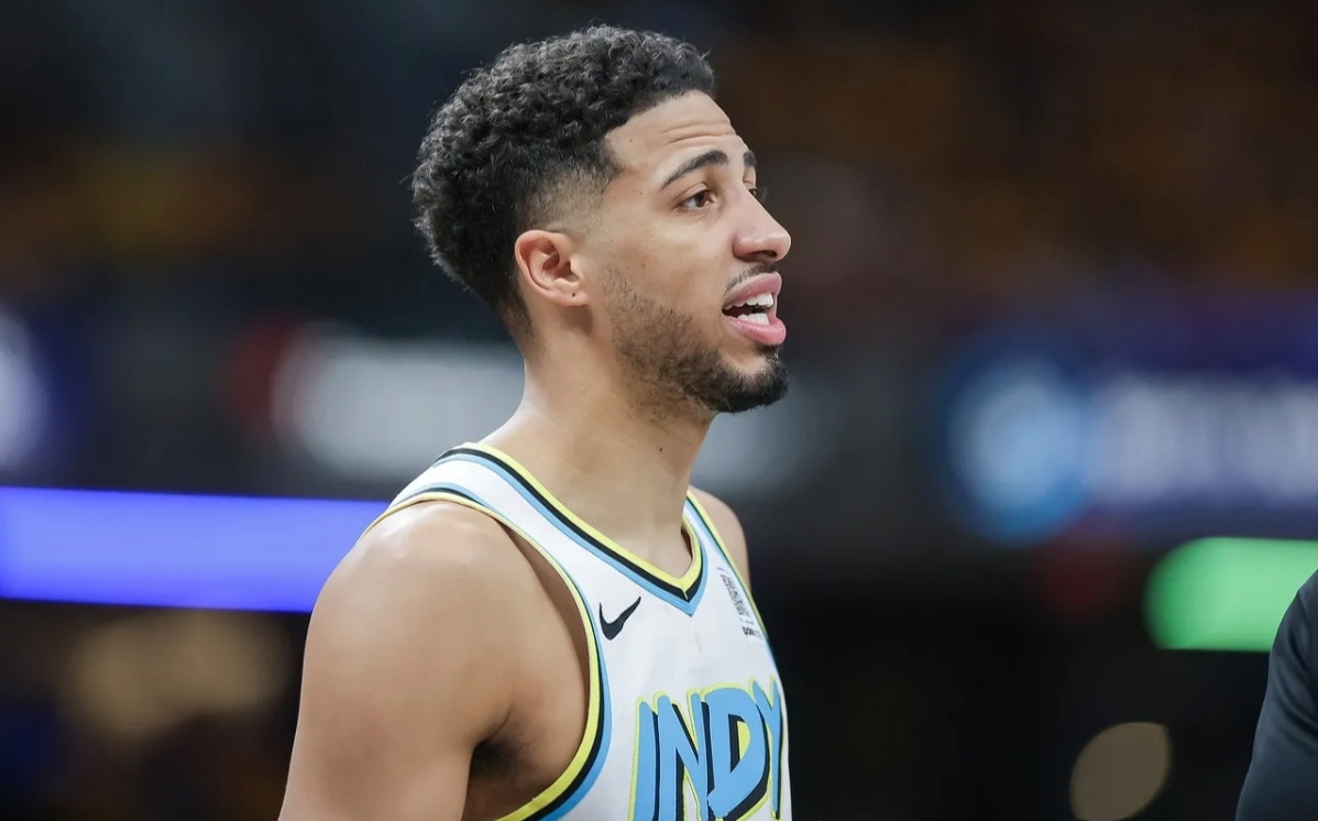 包含冲刺阶段印第安纳步行者调整名单以备NBA季后赛，临场应变环节打磨，球迷炸锅，赛程密集仍需轮换的词条